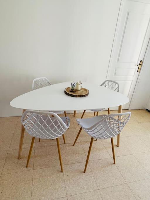 Logement A 10 Minutes A Pied De La Gare Centre アヴィニョン エクステリア 写真