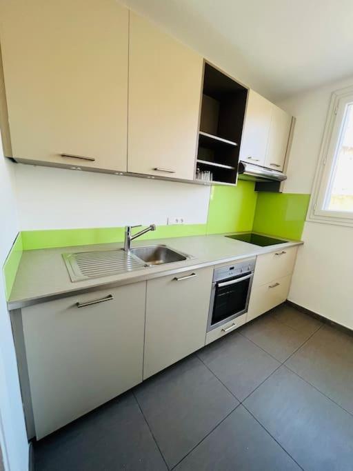 Logement A 10 Minutes A Pied De La Gare Centre アヴィニョン エクステリア 写真